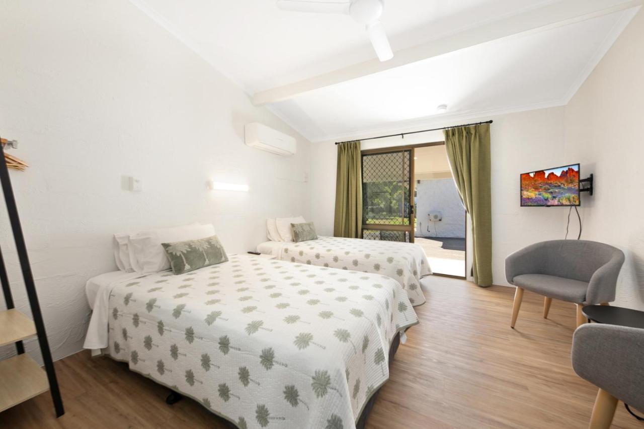 Kinka Palms Motel Yeppoon Exterior photo