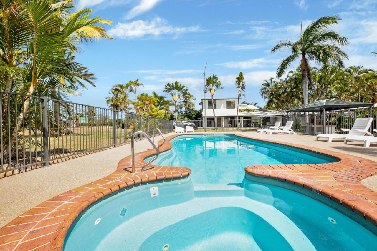 Kinka Palms Motel Yeppoon Exterior photo