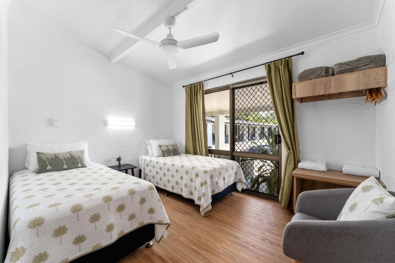 Kinka Palms Motel Yeppoon Exterior photo