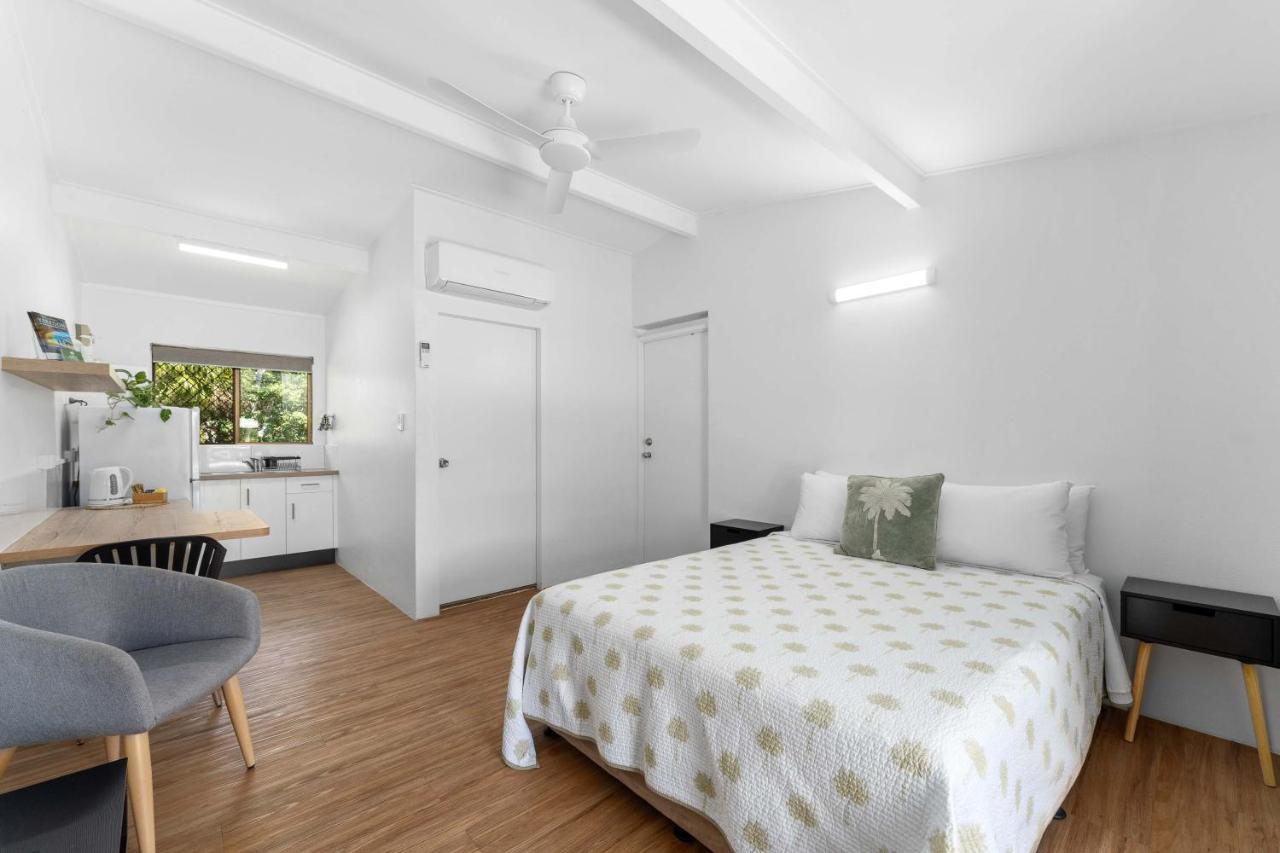 Kinka Palms Motel Yeppoon Exterior photo